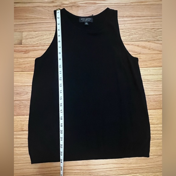 NWOT Banana Republic Sleeveless Sweater - Picture 3 of 4